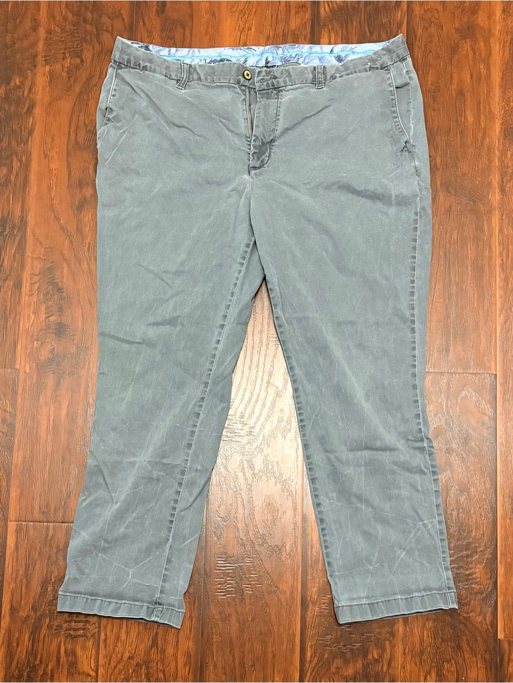 Tommy Bahama Gray Chino Pants Men’s 42×30 Faded